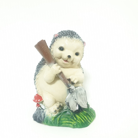 Садовая фигура Еж с лопатой 10609 (31см) (ВПС)